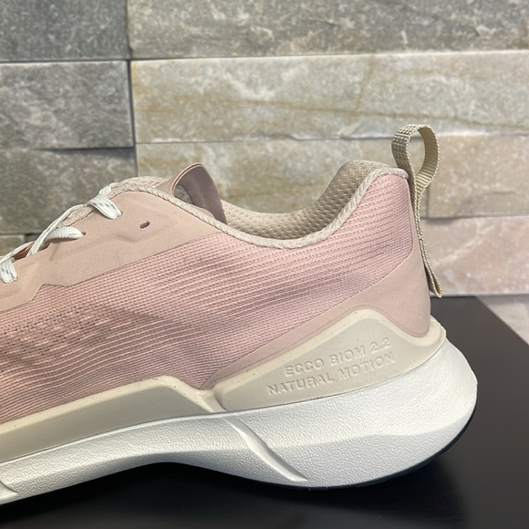 ECCO Women's Biom 2.2 Low Breathru Sneaker - Picture 11 of 13